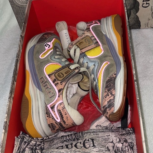 GUCCI SNEAKERS - Picture 2 of 4